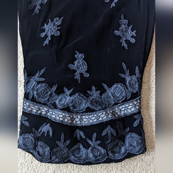 Designer Blk Velvet and Lace Gown by Basix sz 8. Strapless - Picture 7 of 9